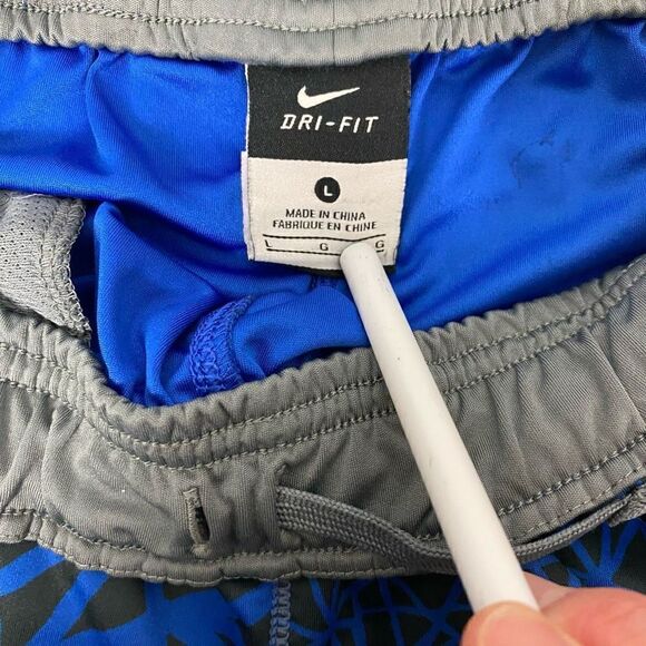 Nike youth boys L dri fit pull on graphic print athletic shorts black & blue - Picture 3 of 5